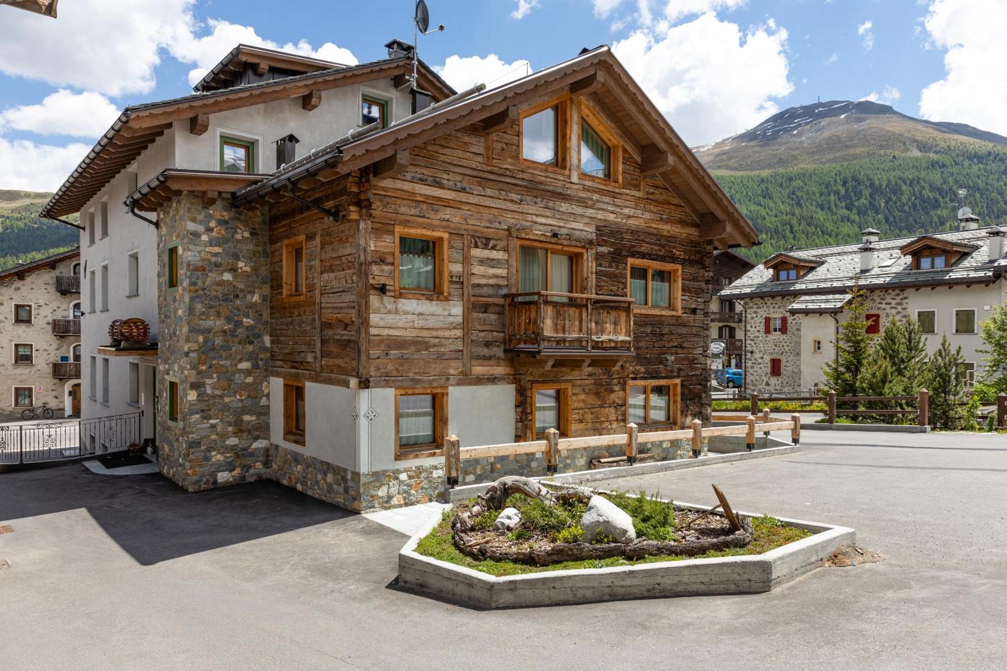 Snow Mountain Planet Suite House Livigno Esterno foto
